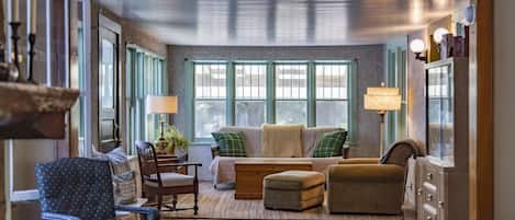 Click to see virtual tour