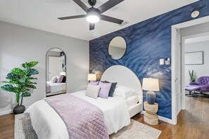Bedroom 2 - Queen Bed