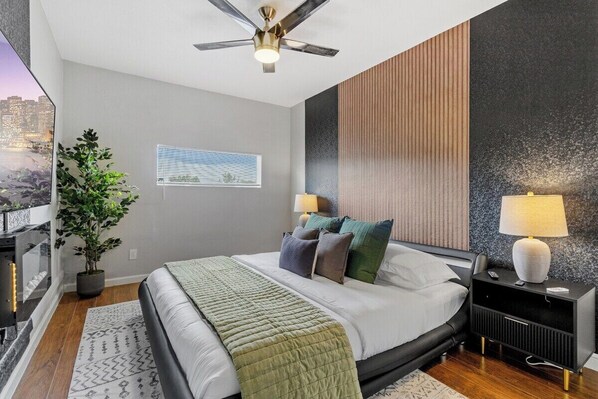 Bedroom 1 - King Bed