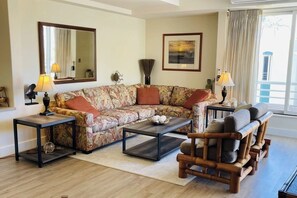 Living room with queen-size sofa bed