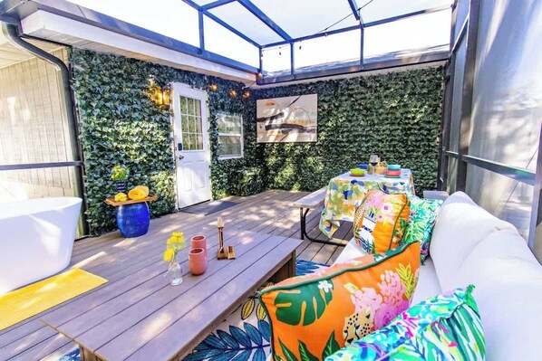 Outdoor dining