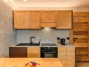 Kitchen, Wood, Cabinetry, Countertop, Flooring, Interior Design, Kitchen Appliance, Drawer, Floor, Wood Stain