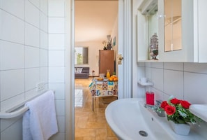 Autumn, Bathroom, Spring, Summer