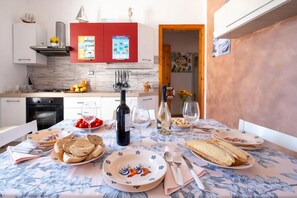 Autumn, Kitchen, Spring, Summer
