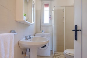 Autumn, Bathroom, Spring, Summer