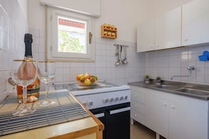 Autumn, Kitchen, Spring, Summer
