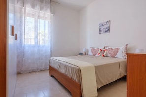 Autumn, Bedroom, Spring, Summer