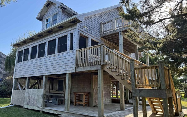 Exterior with Screened Porch