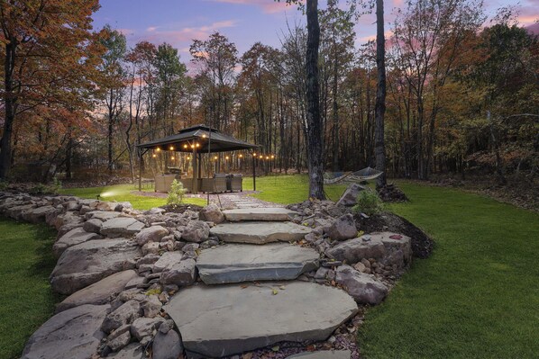 [Backyard] Rock boulder inspired backyard with heated gazebo