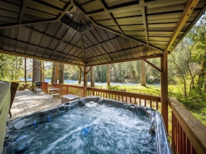 Bain à remous extérieur