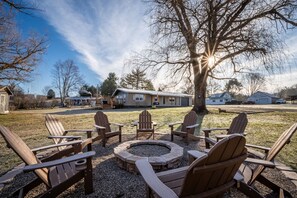 8 seater large fire pit
