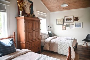 Switched nightstand lights.  Roomy wardrobe.  Quality linens.  Night lights and alarm clock with various white noise settings.