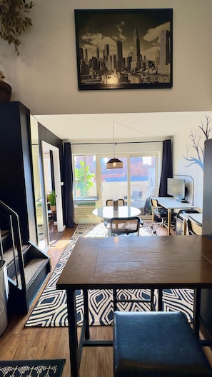 Kitchen Island/Bar