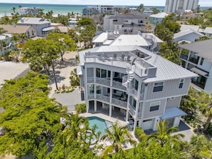 400 feet from beach access