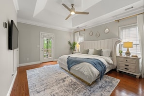 Master Bedroom - King Bed