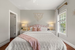 Room 2 - King Bed