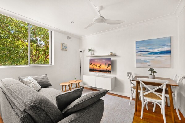 Living Area/Dining Area