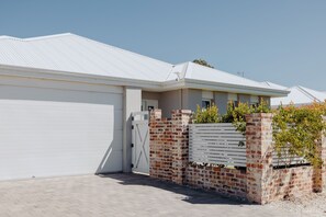 Secure front gate