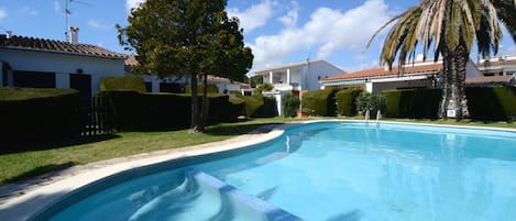 Piscine maison de vacances