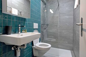 Bathroom / Shower / Hair dryer