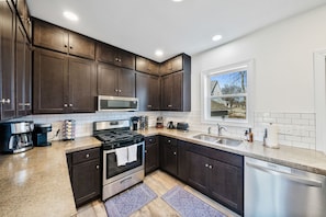 Our fully stocked kitchen is ready for any cooking adventure, whether you prefer quick meals or gourmet creations to make your stay as comfortable as possible.