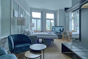 Living room /Sofa bed / dining area