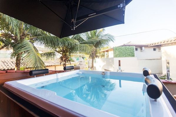 Bain à remous extérieur