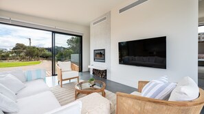 Living with fireplace