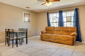 Living Room | Free WiFi | Central A/C & Heating