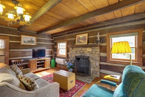 Studio | Queen Bed | Linens Provided | Flat-Screen TV