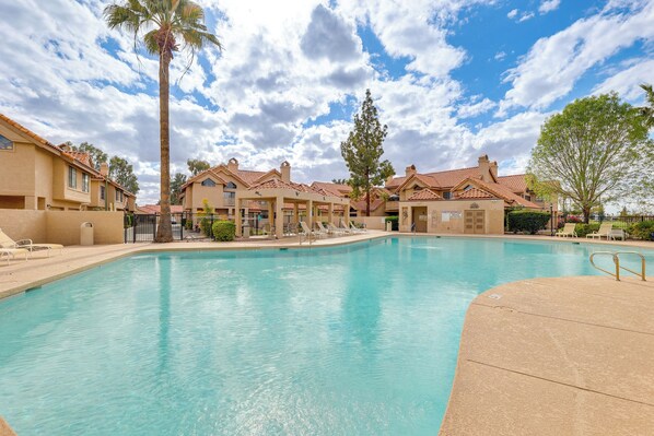 Mesa Vacation Rental | 2BR | 2BA | 963 Sq Ft | Step-Free Access