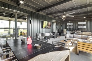 Screened Patio | Outdoor Kitchen | Smart TV
