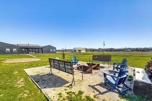 Fire Pit | Outdoor Seating