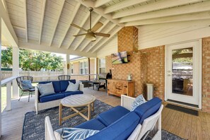 Covered Porch | Gas Grill | TV