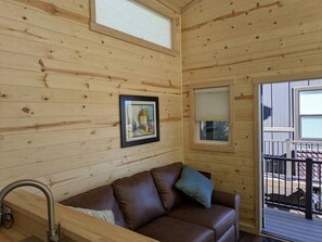 Livingroom-High ceilings