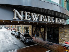 Newpark Hotel, conveniently located