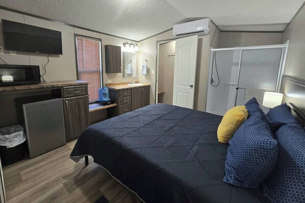 Kitchenette - Mini Fridge, Microwave, Convection Oven, Charcoal Grill
