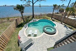 Private heated pool and hot tub in your private backyard!