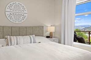 King bed with view.