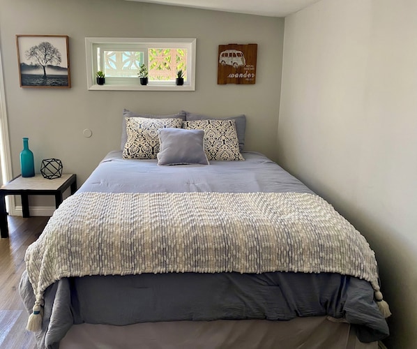 Queen bed