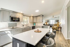 Kitchen | Keurig Coffee Maker | Dishwasher | Cooking Basics | Toaster Oven
