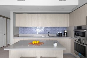 Fully-equipment kitchen