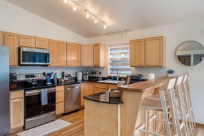 Kitchen + Bartop