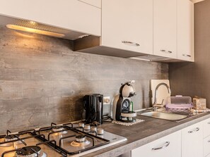 Cuisine, Comptoir, Appareil De Cuisine, Principaux Appliance, Bois, Électroménager, Cabinetry, Sol, Design Intérieur, Domicile