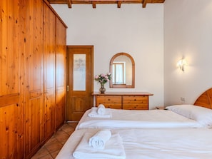 Lit, Chambre, Cadre De Lit, Tiroir, Cabinetry, Recours, Literie, Drap De Lit, Hôtel, Suite