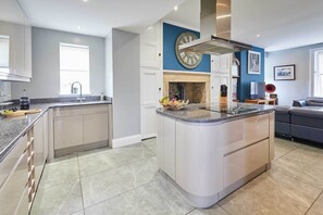 Mount Cottage, Marley Hill - Host & Stay