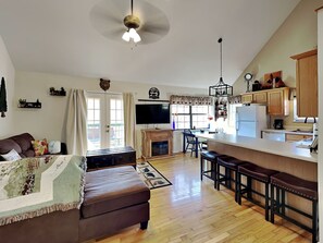 Open and Inviting Floor Plan