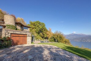 Villa Petra - Stresa, Lake Maggiore - NORTHITALY VILLAS vacation rental