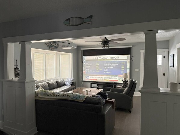 Home Theater (1)