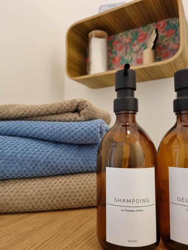 Bathroom amenities